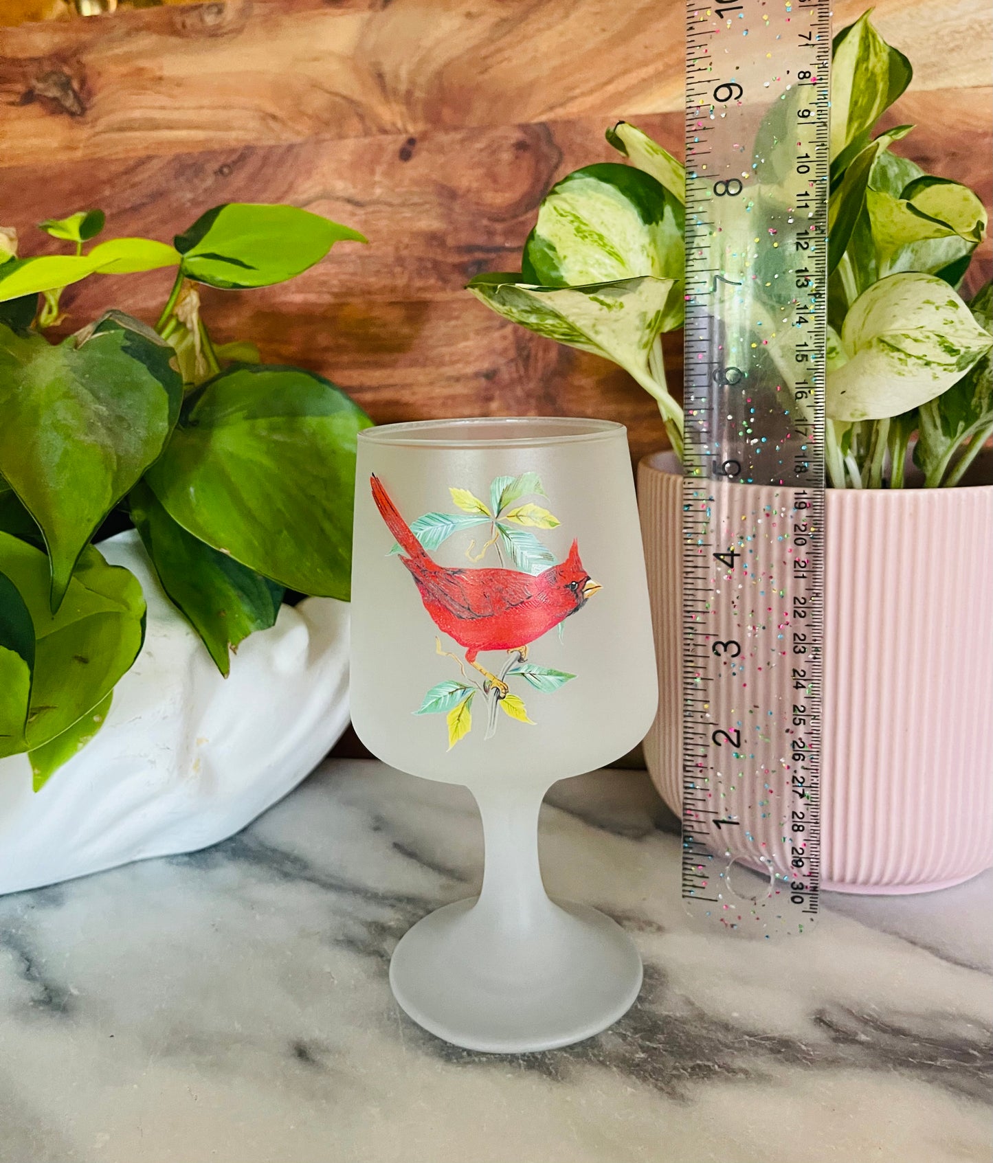 Frosted wine glass with a red cardinal ( single )  - Vintage Treasures1955