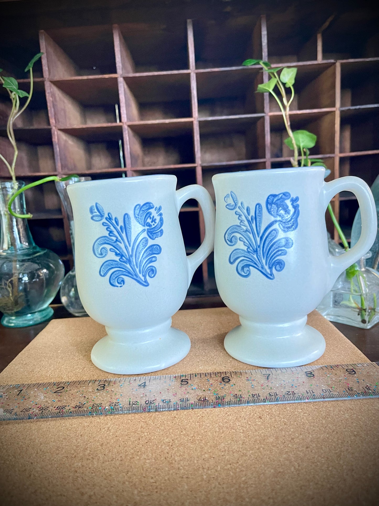 Pfaltzgraff Yorktowne Footed Mugs – Set of 2